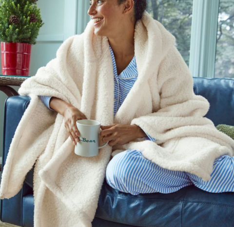 6 Gift Ideas for the Homebody with a Love for Cozy